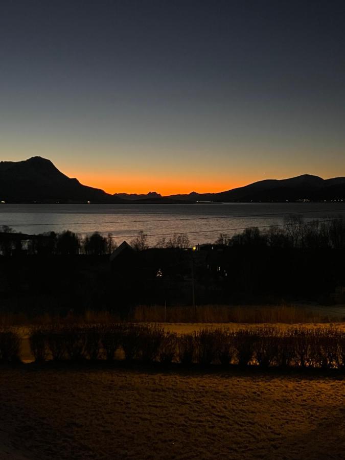 Liten Kjellerleilighet. Landlig Rolig Omrade. Tromsø Buitenkant foto